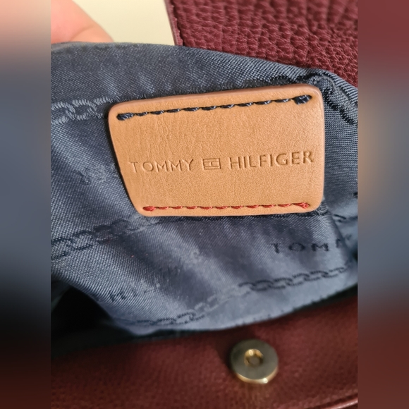 Tommy Hilfiger burgundy faux leather bag shoulder bag - Picture 12 of 16